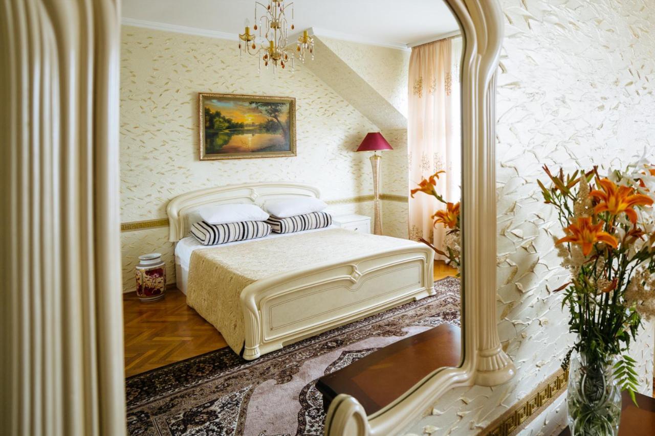 Ezio Hotel Codru Екстериор снимка